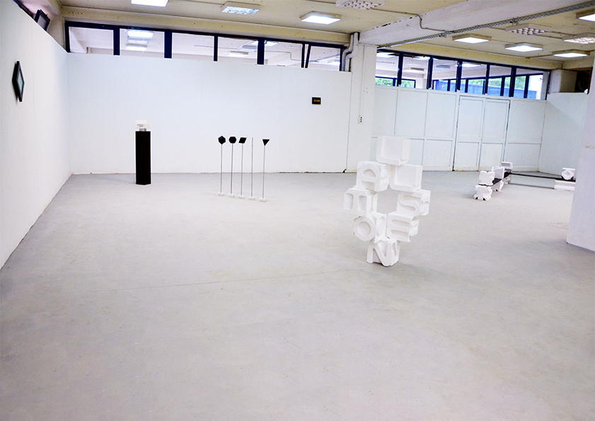 sculpture-of-language-exhibition-view-1.