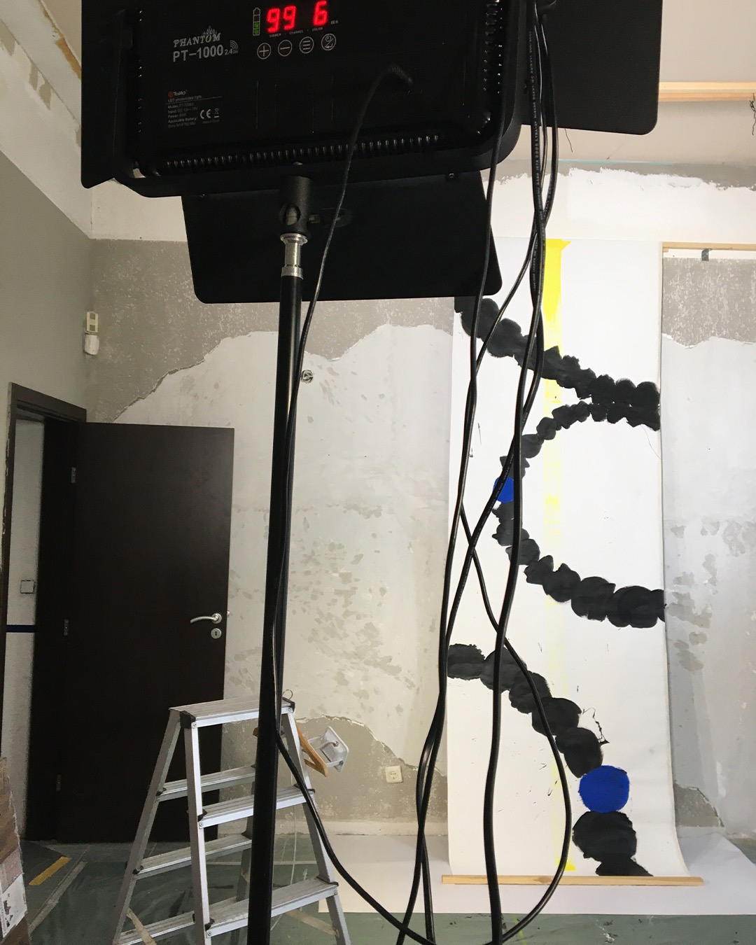 large-scale-anamorphic-canvas-painting-process